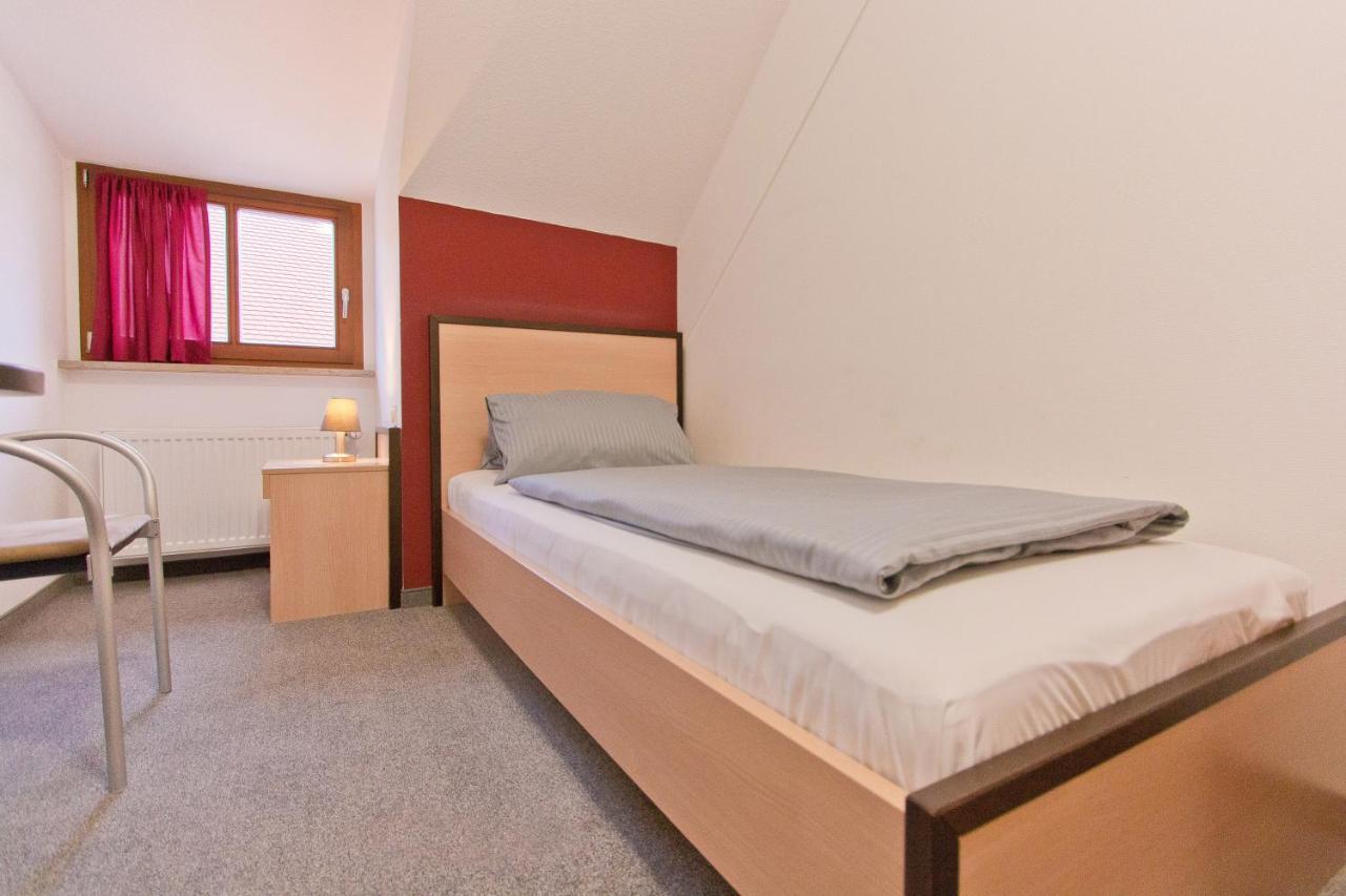 Gasthof Postbraeu Siegenburg Exteriör bild