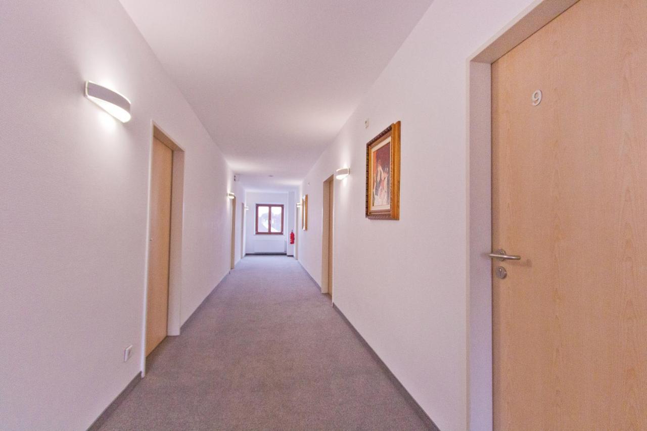 Gasthof Postbraeu Siegenburg Exteriör bild