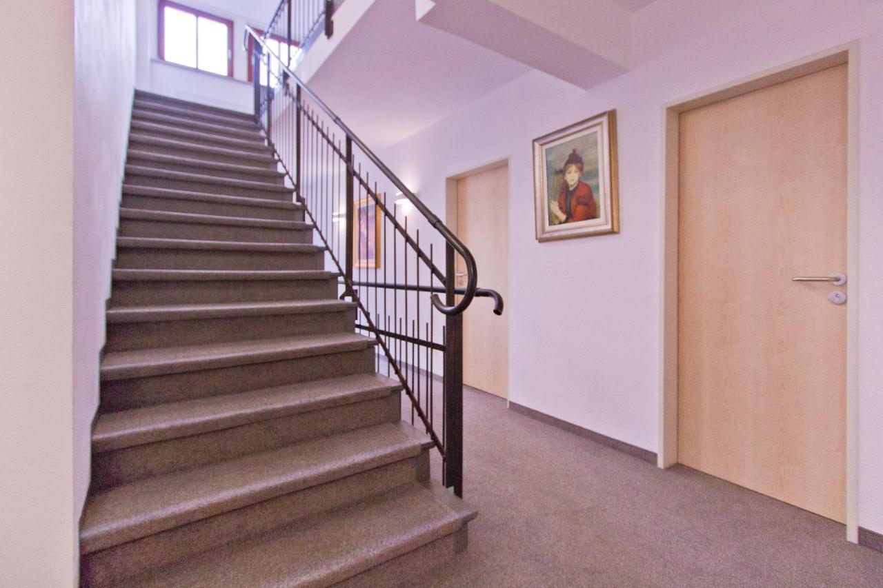 Gasthof Postbraeu Siegenburg Exteriör bild